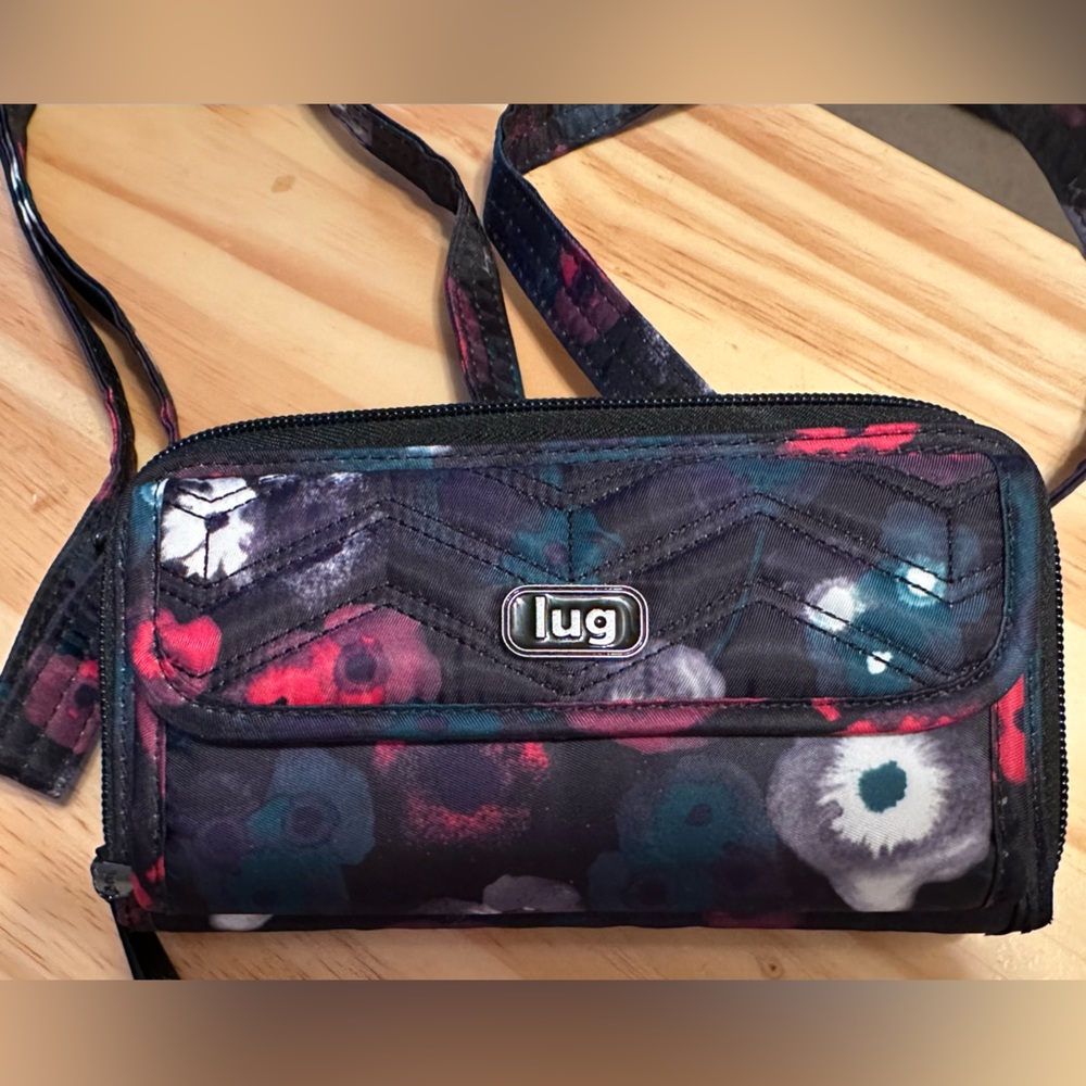 Lug Wallet/Crossbody/Wristlet; New